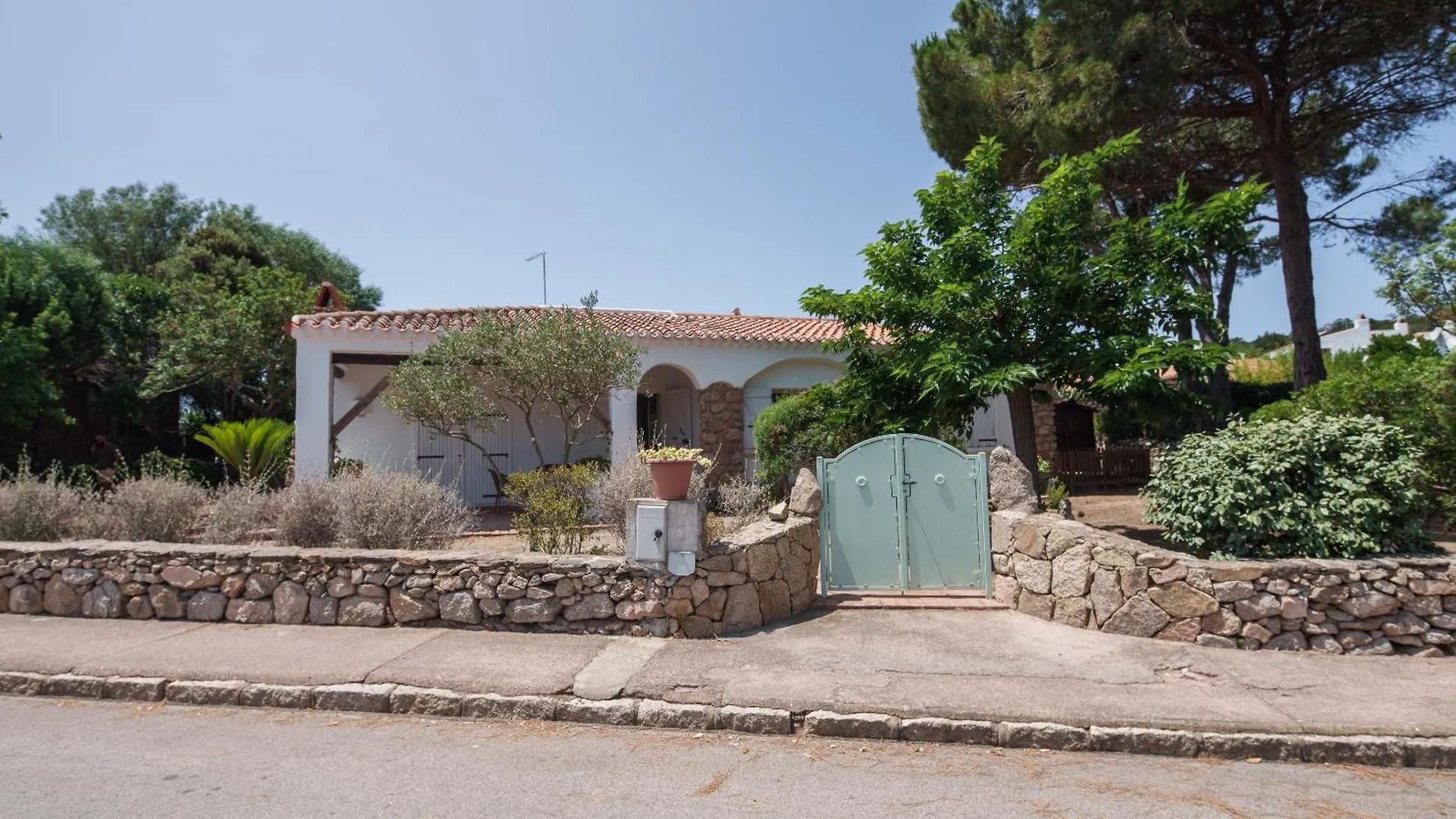 Villa Stazzo Del Sole à Baja Sardinia 0*,